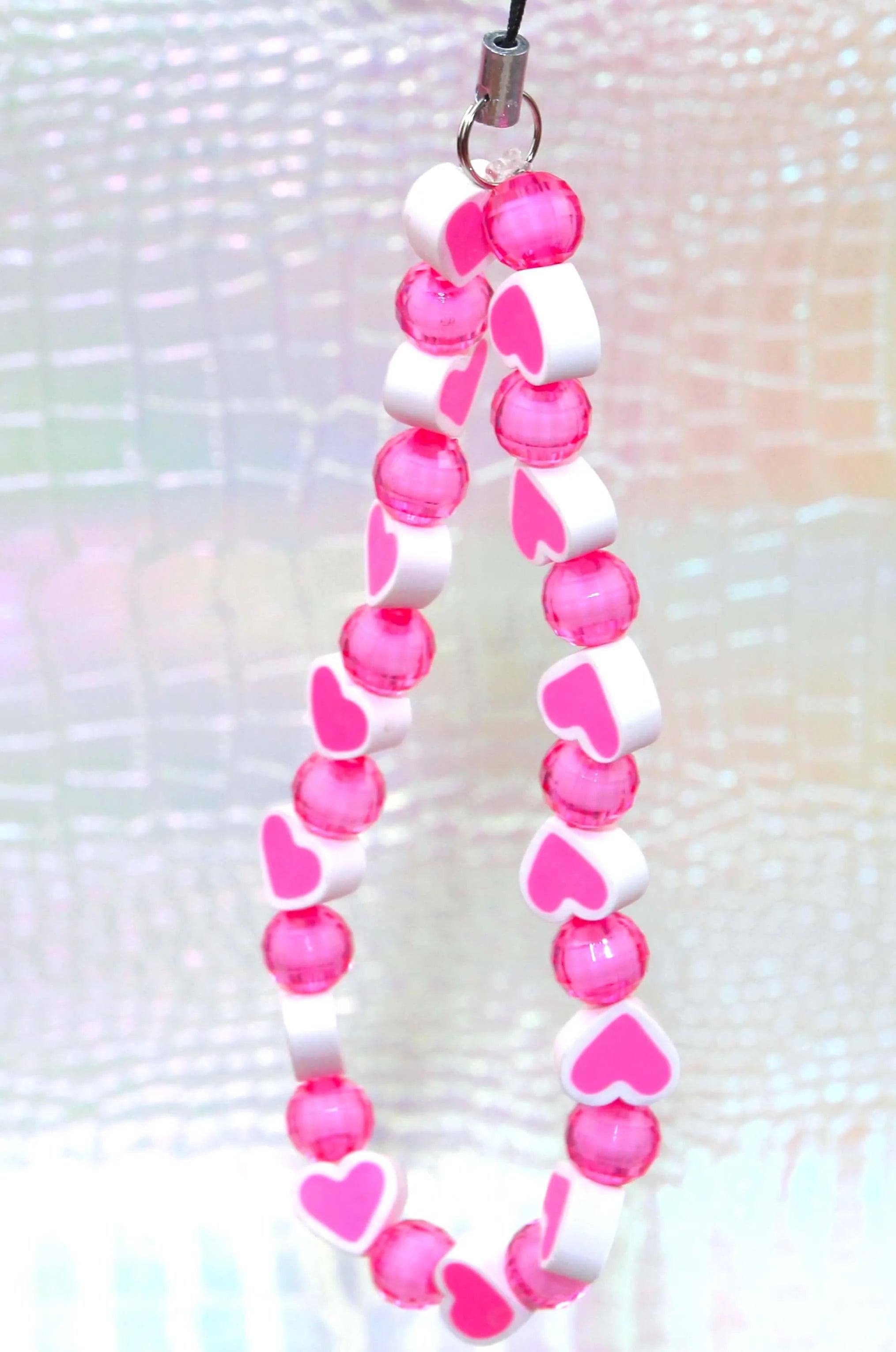 Phone charm coloré fleurs et cœurs - Bijou de téléphone perles nacrées