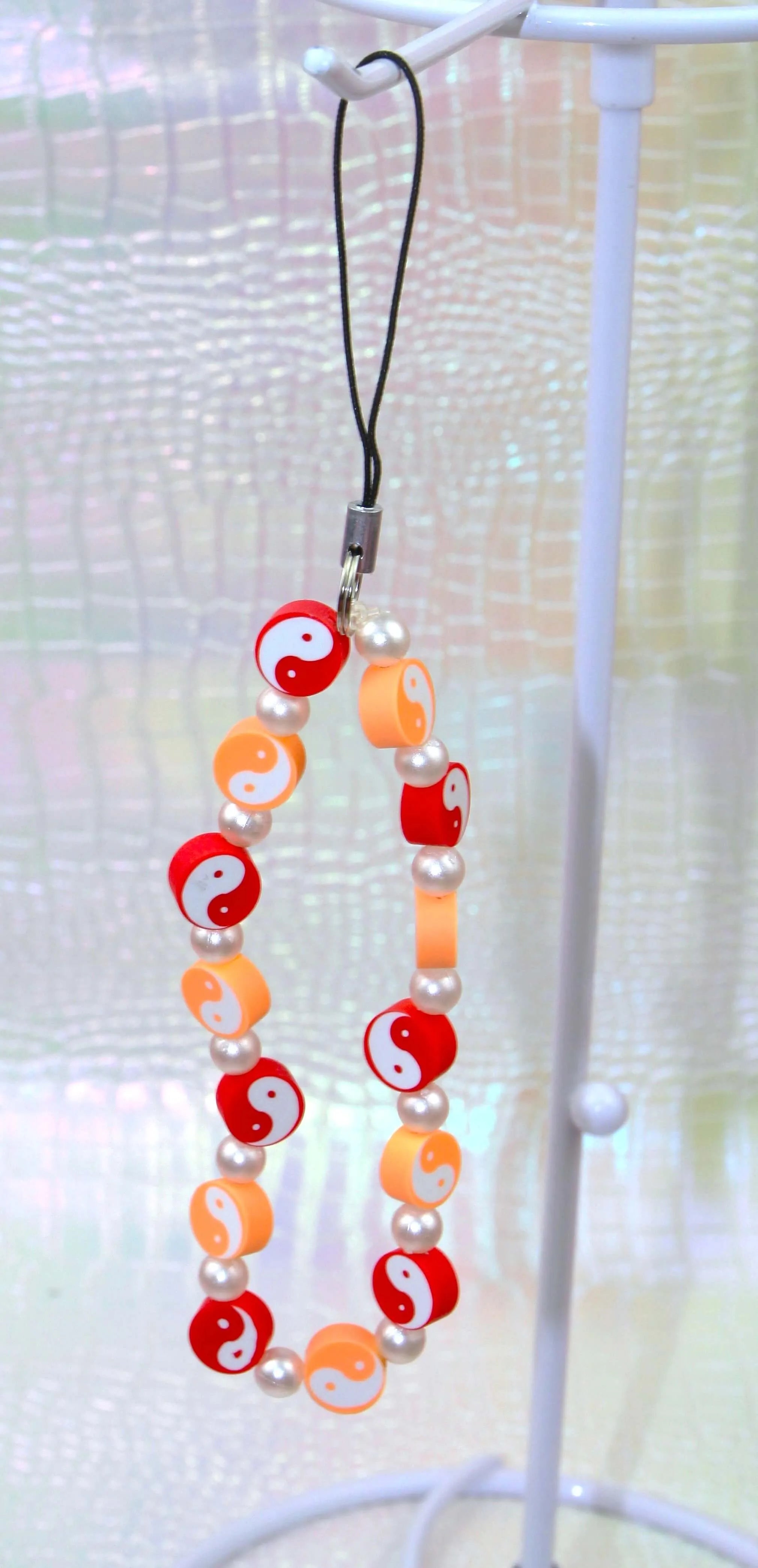Bijou de téléphone perlée Ying Yang - Bijou artisanal coloré