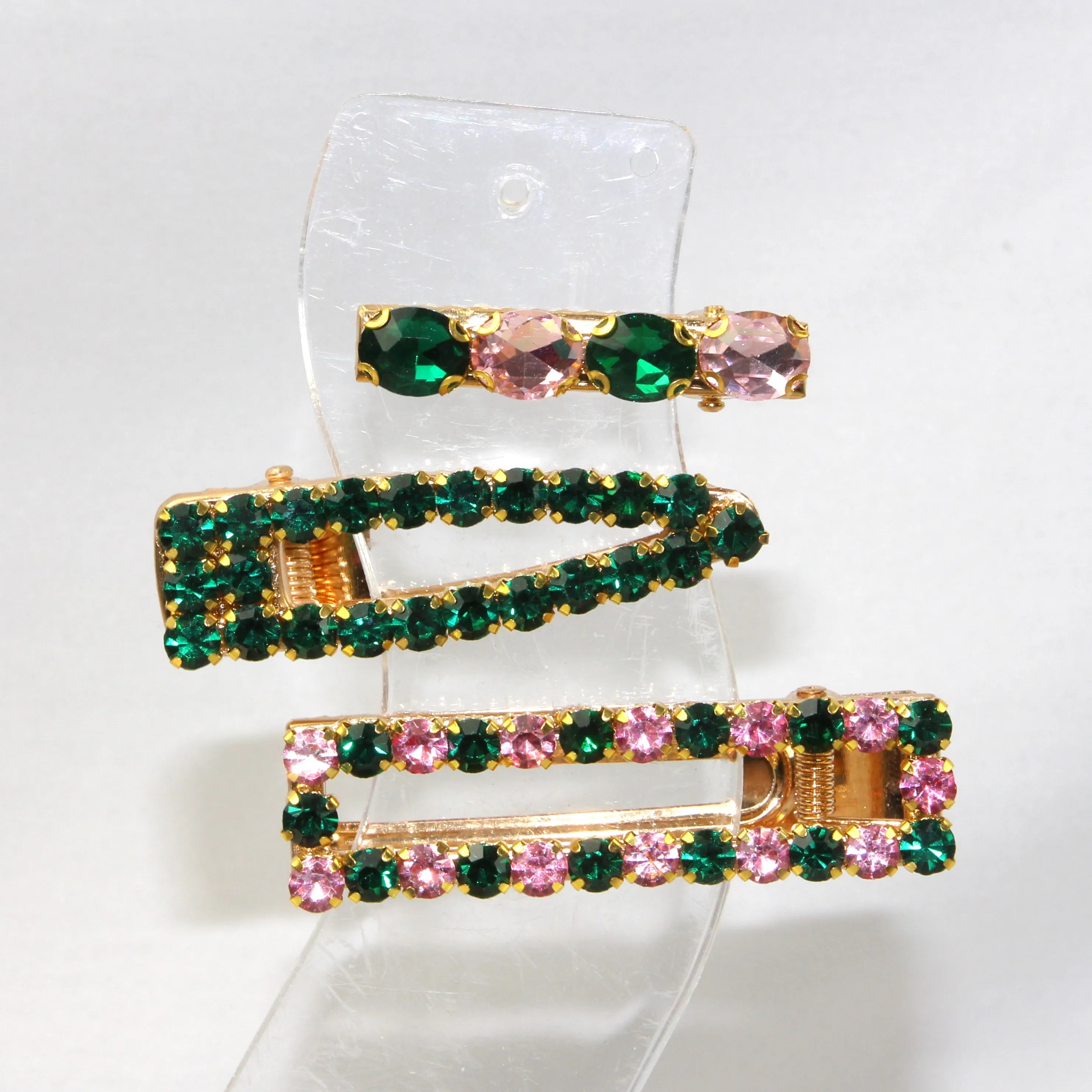 Trio de Barrettes à Strass – L’Art de l’accumulation Étincelante