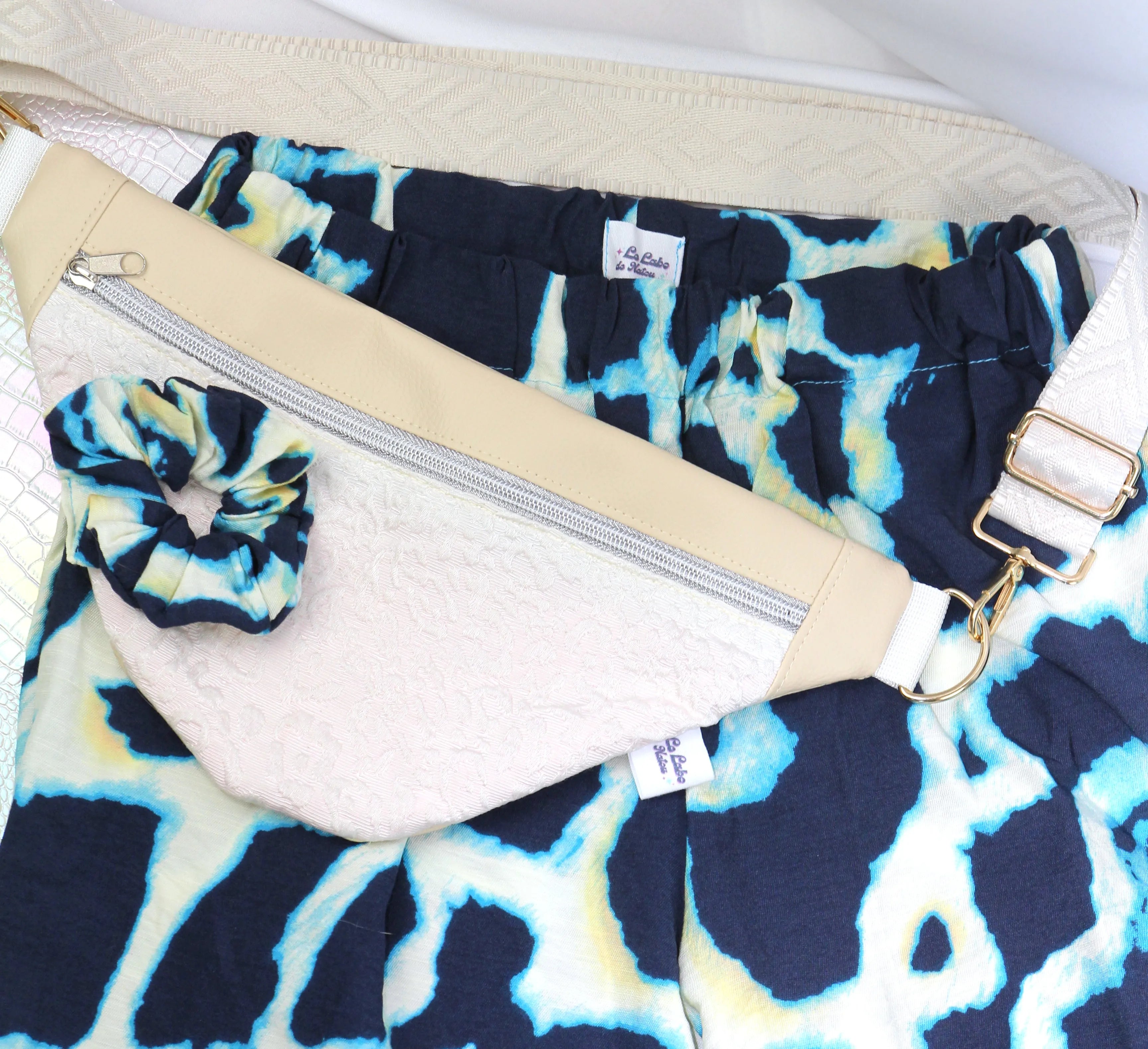 Pantalon fluide motif graphique