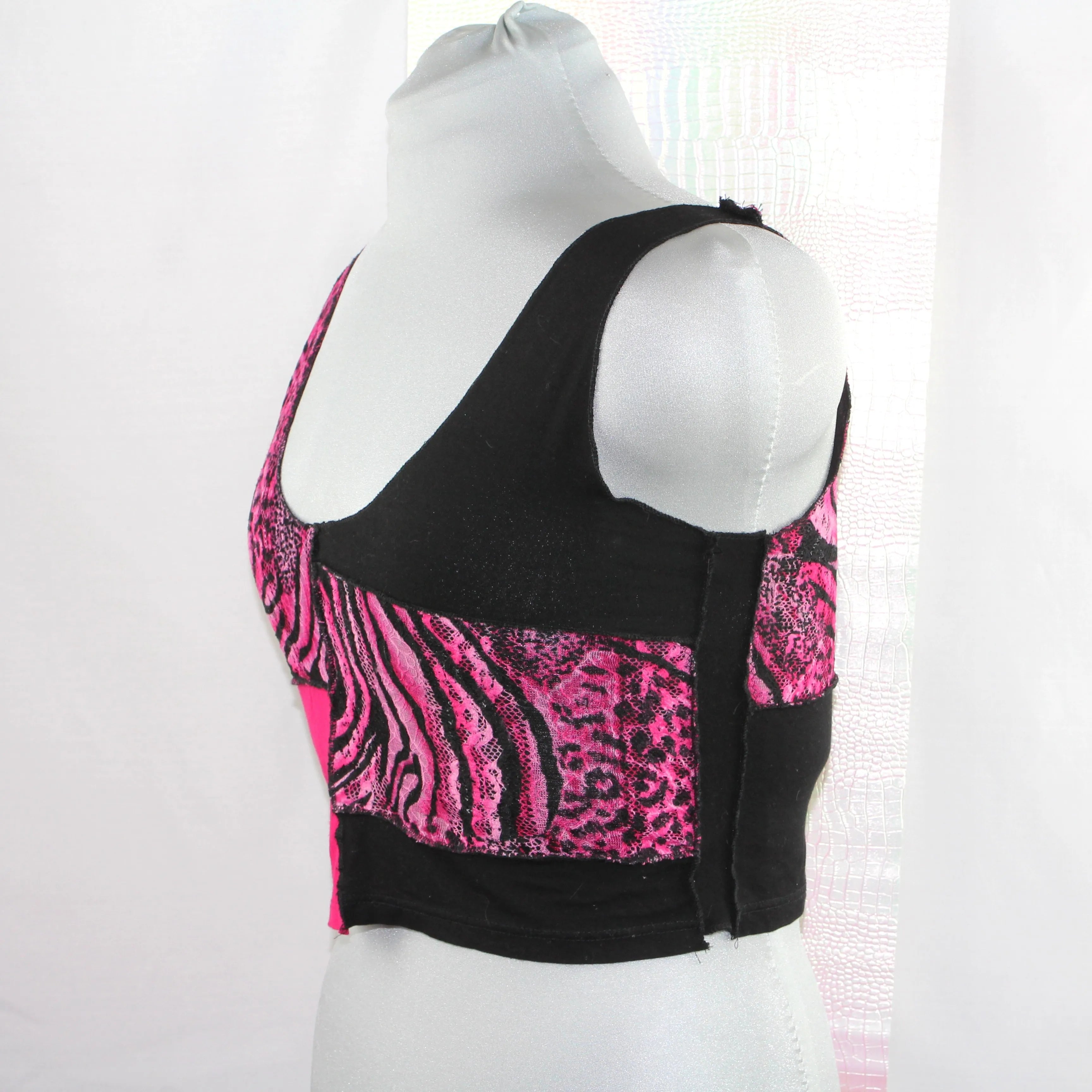 Crop top artisanal léopard rose et noir - Pièce unique