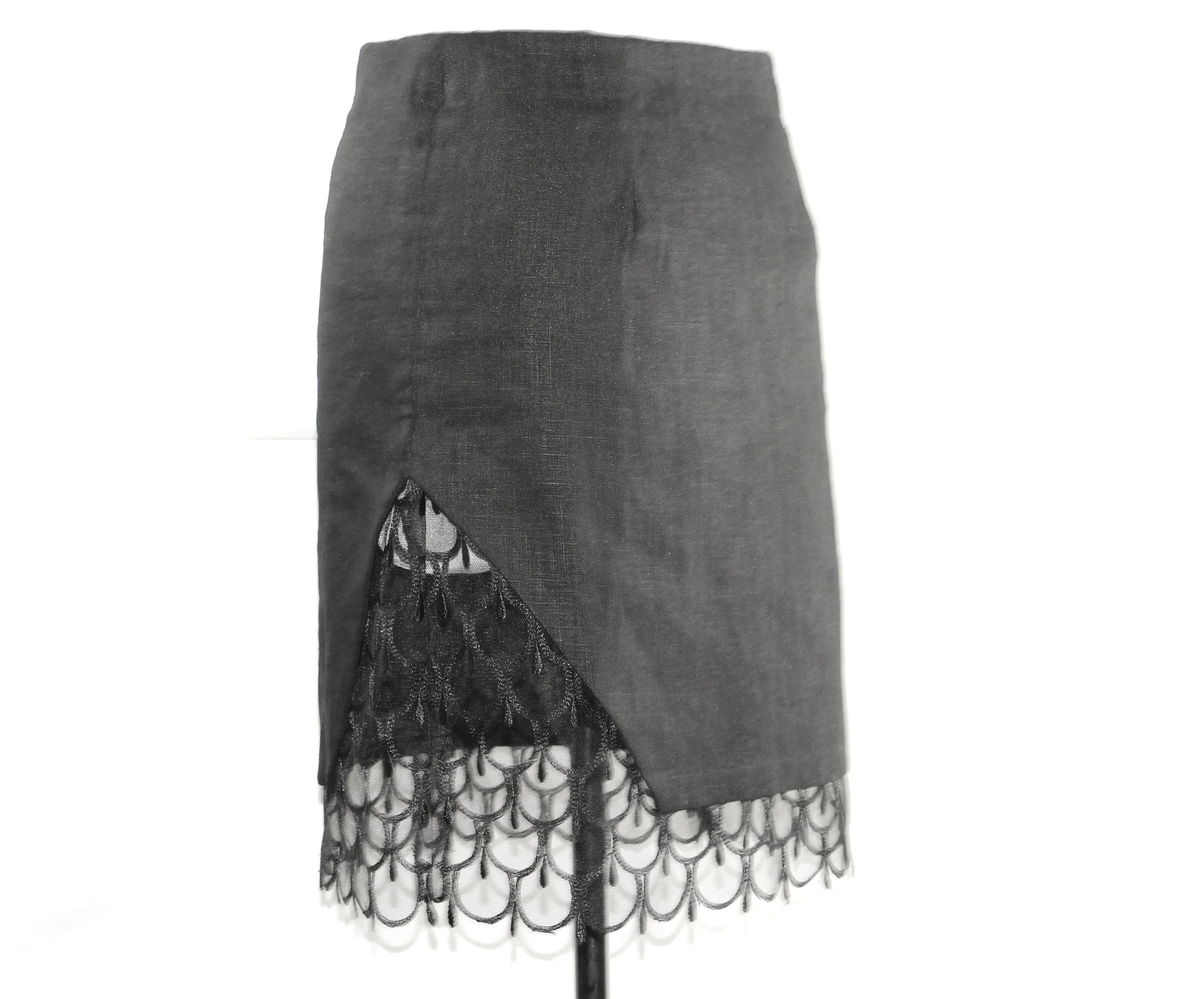 Jupe Droite "Éclat Noir" – Lin & Résille Couture