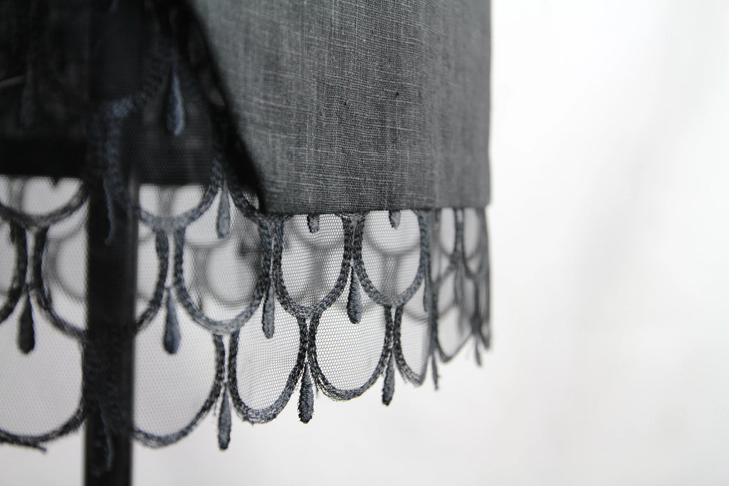 Jupe Droite "Éclat Noir" – Lin & Résille Couture