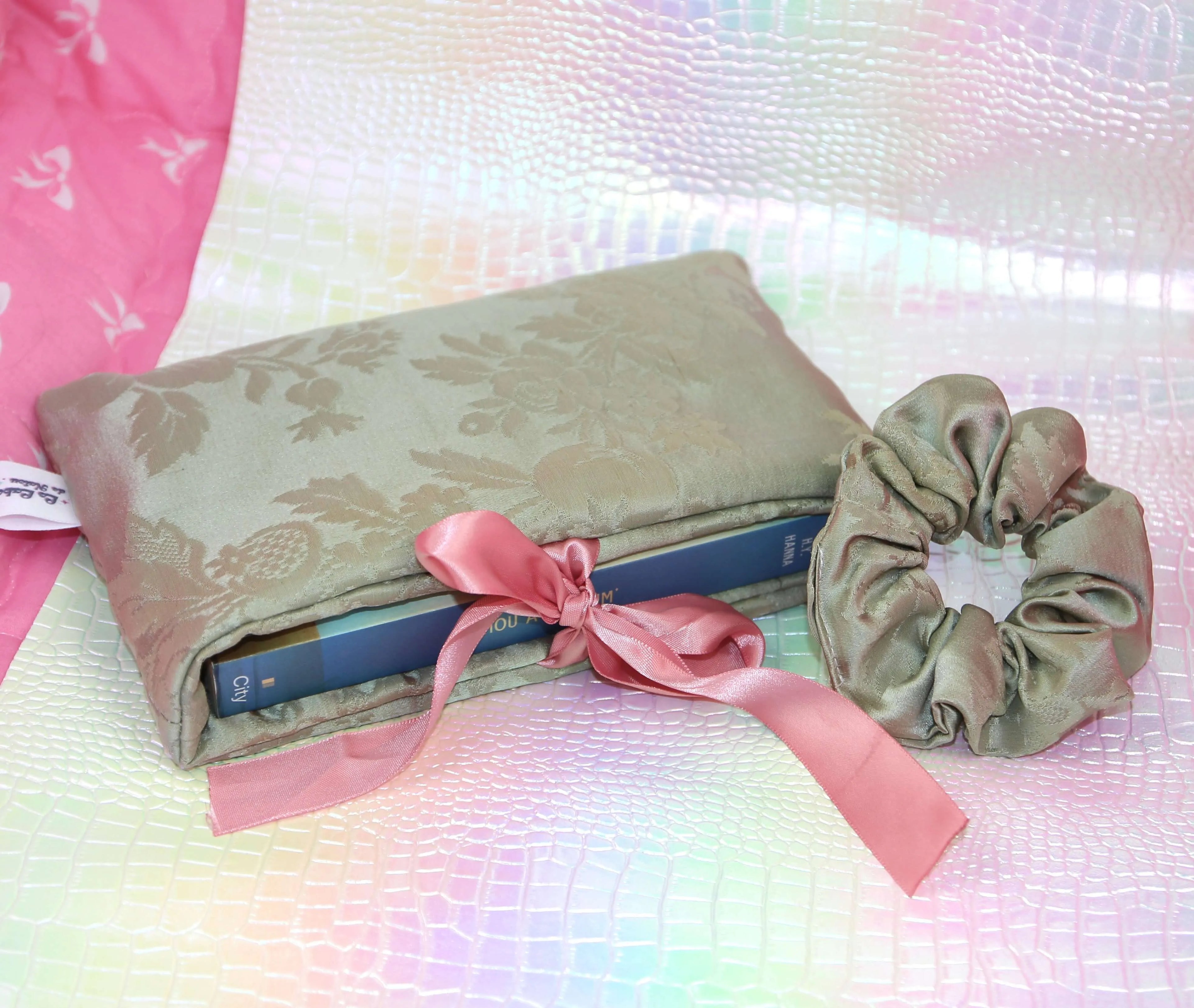 Duo Lecture : Pochette Manga ou poche & Chouchou assorti