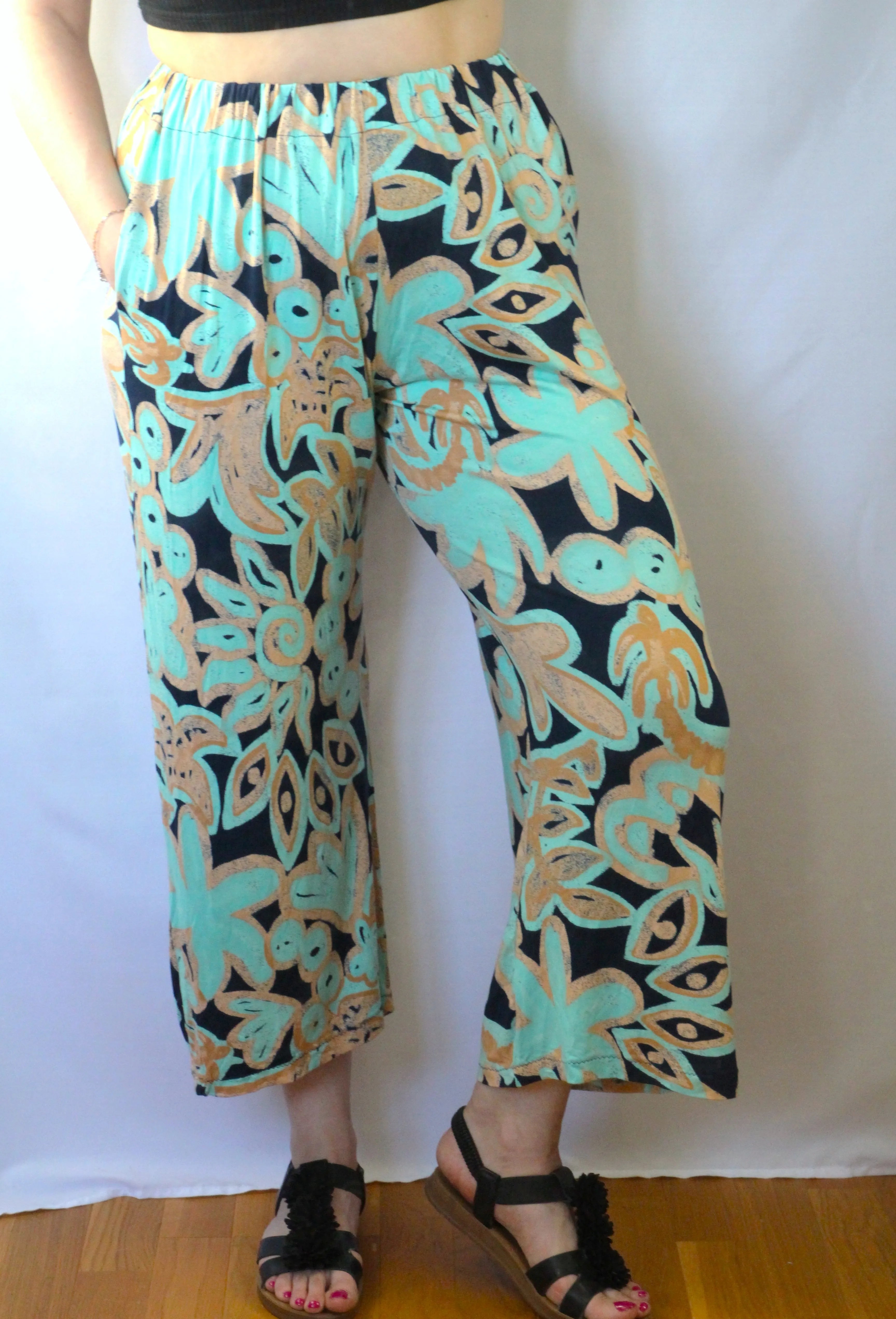 Pantalon léger motif tropical  – Douceur & Liberté