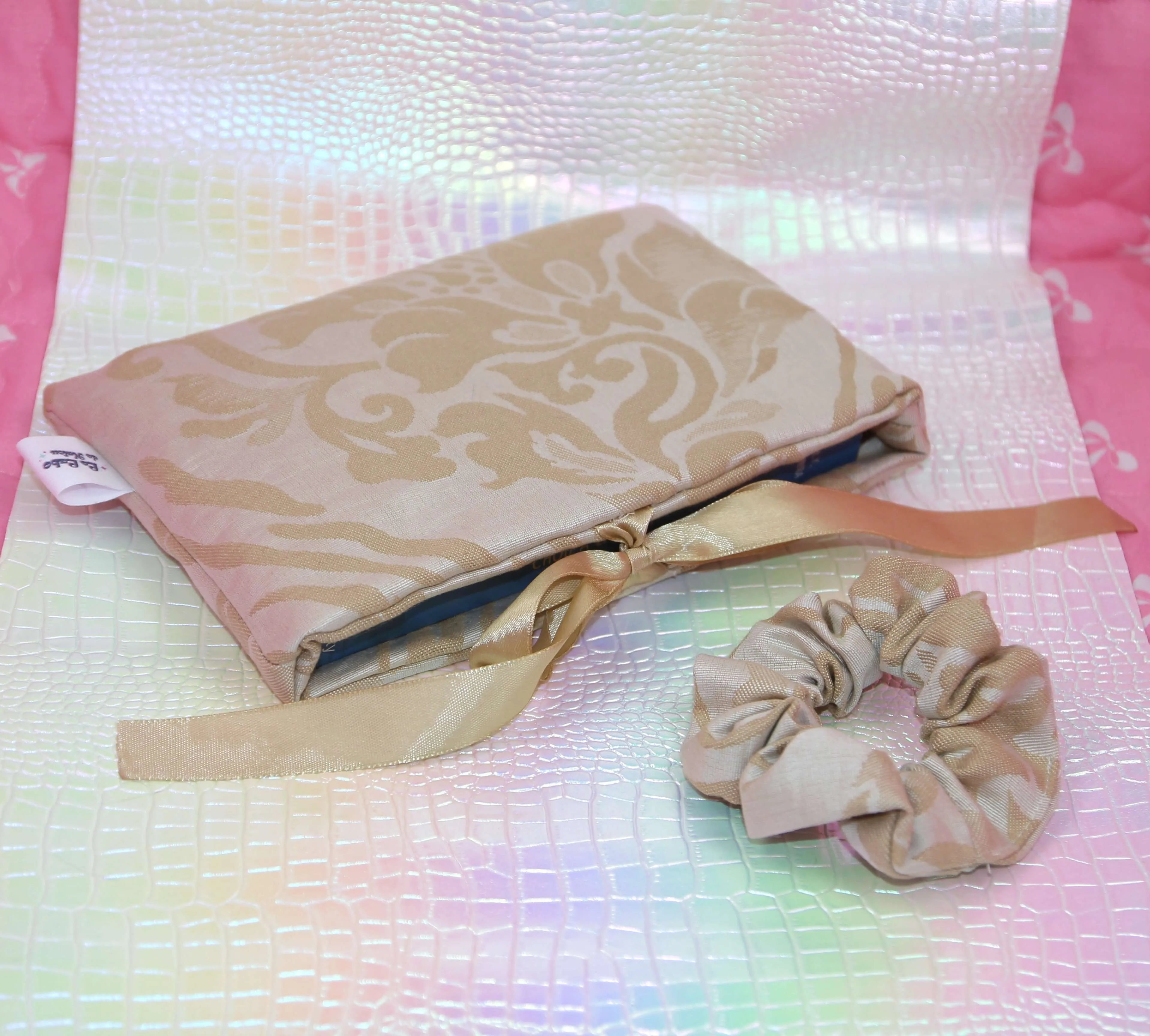 Duo Lecture : Pochette Manga ou poche & Chouchou assorti