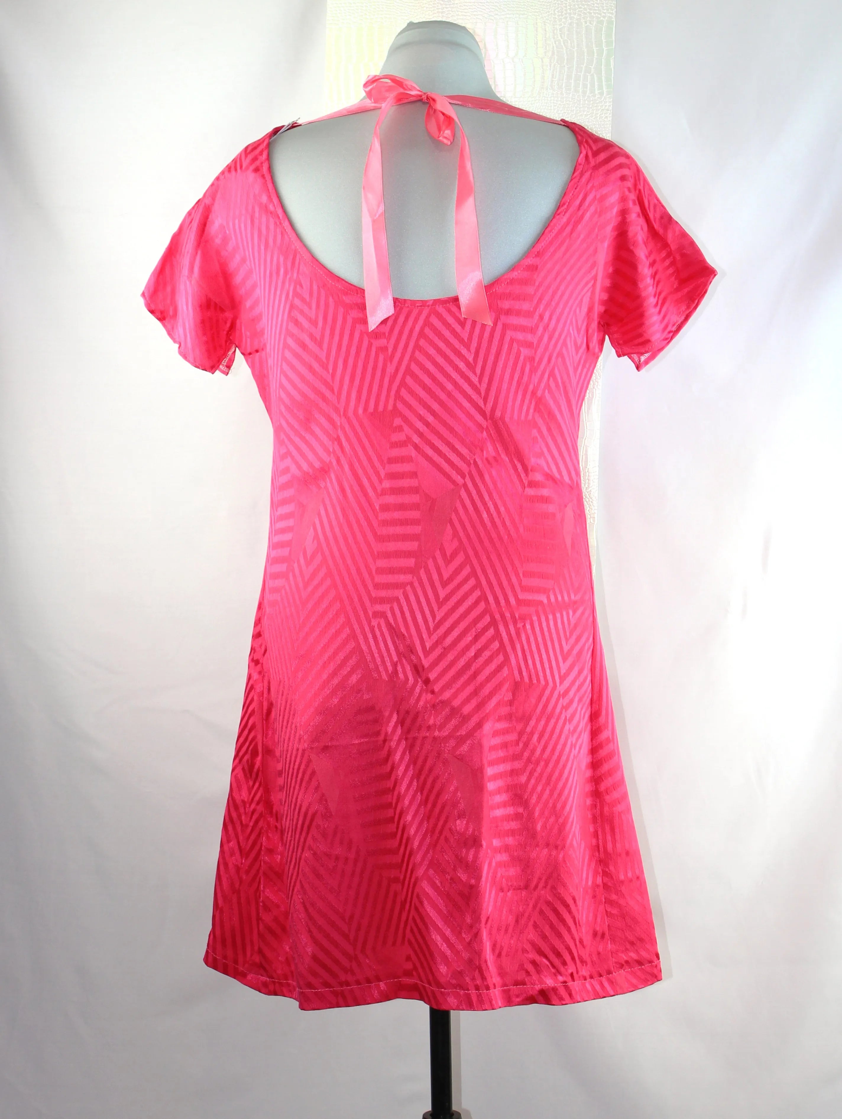 Robe Courte Dos Nu "Fuchsia Vintage 90s"