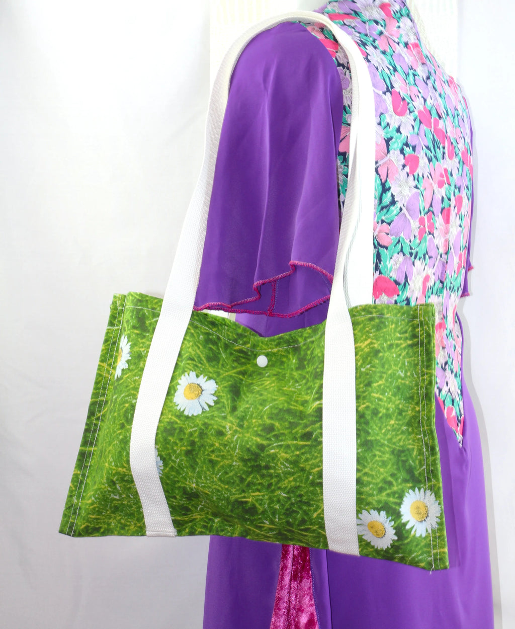 Robe trapèze artisanale violette avec empiècement fleuri