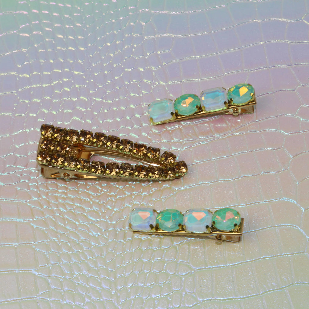 Trio de Barrettes à Strass – L’Art de l’accumulation Étincelante